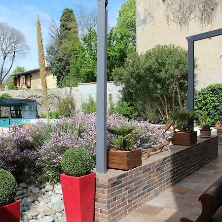 Bed & Breakfast Carcas Hotes 2*